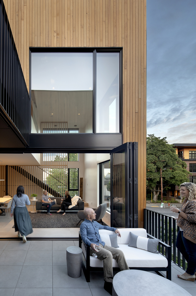 Explore 15 Houses That Get the Most Out of an Accessory Dwelling Unit (ADU) - 13697